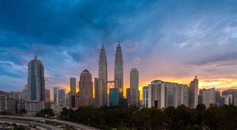 Kuala Lumpur Sunset: Mystifying Glimmers and Majestic Hues